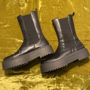 ASOS Womens Black Platform Combat Chelsea Boots US 7 (EU 38, good for 7.5 too)